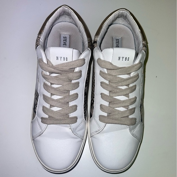 *Steve madden- Snake print lace up casual shoes - Picture 2 of 8